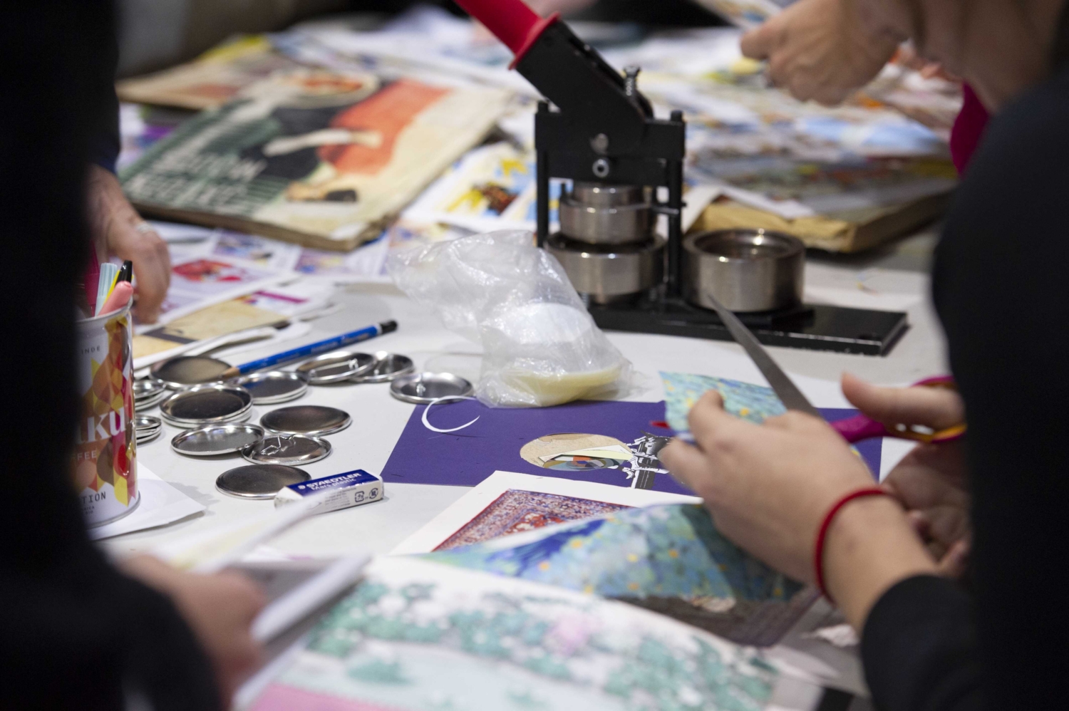 Atelier fabrique de badges