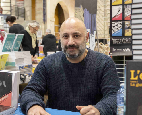 Vincent Pompetti au stand des éditions Nouveau Monde Vincent Pompetti